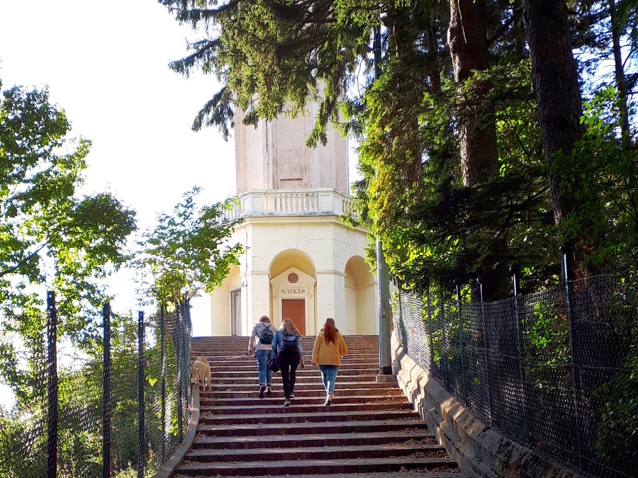 faro voltiano brunate