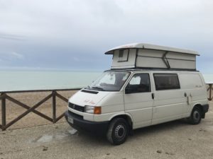 Tony Furgony e la spiaggia di Numana, Marche