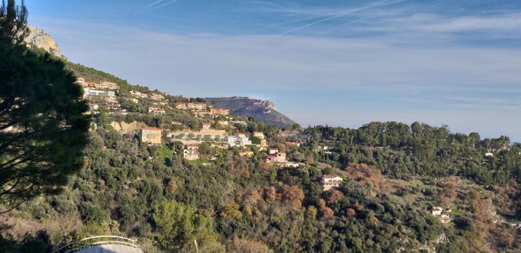 Vista dalla collina di Eze sui dintorni