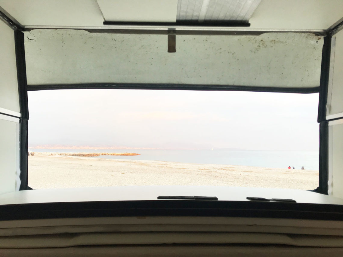 La vista dal Van sulla spiaggia di Antibes